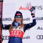 Mikaela Shiffrin skiing