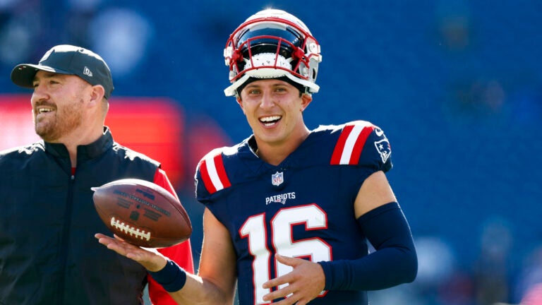 New England Patriots quarterback Tommy DeVito (16) warms up before the game. The New England Patriots played the Cleveland Browns at Gillette Stadium on Oct. 26, 2025.